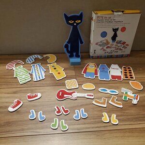 Pete the Cat Magnetic Dress Up Set